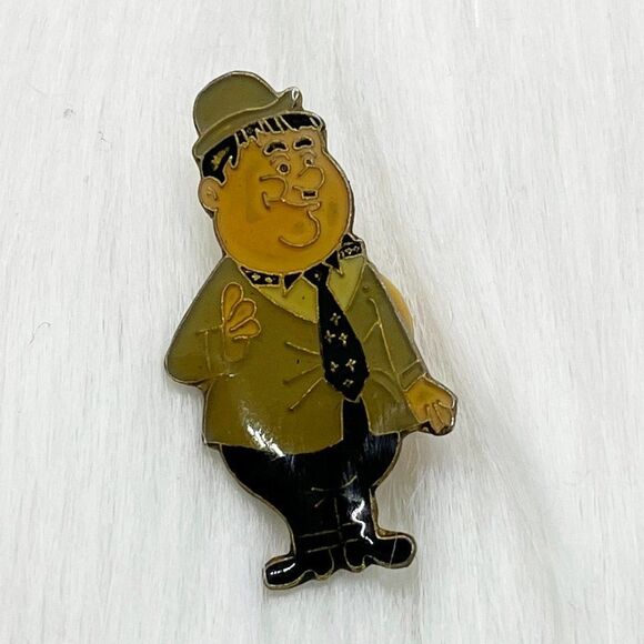 🔮 5/$25 Vintage 80's Laurel &‎ Hardy Pin - Picture 1 of 3